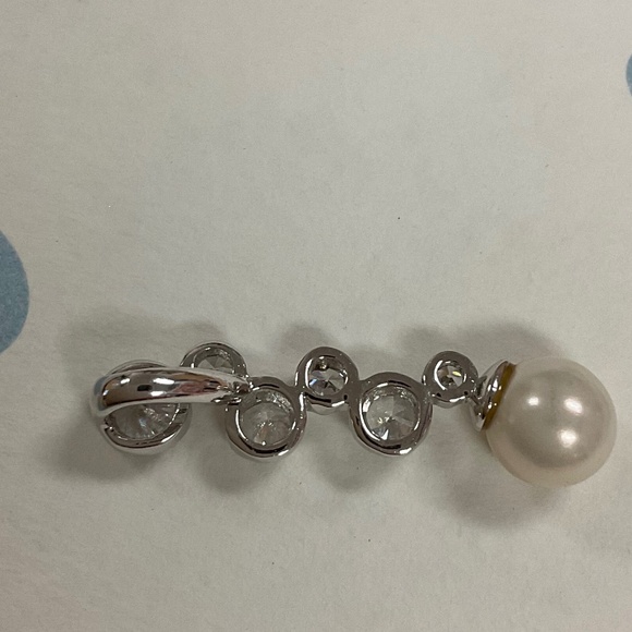 Sterling Silver Pearl & Crystal Pendant - Picture 3 of 5